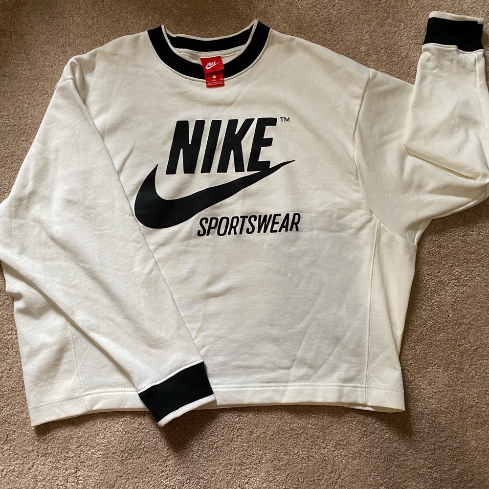Women Nike sweatshirt